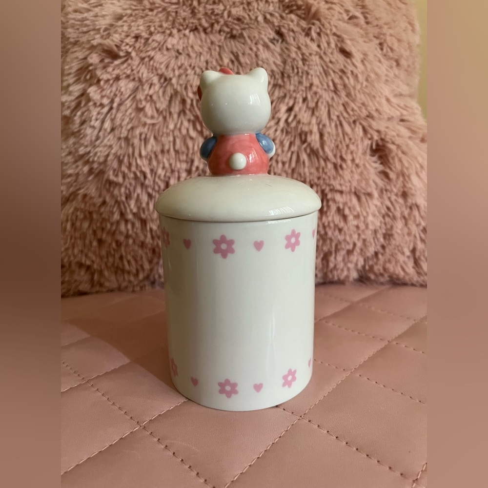 Sanrio Hello Kitty Vintage 1997 Porcelain Canister 💖 - Picture 3 of 5